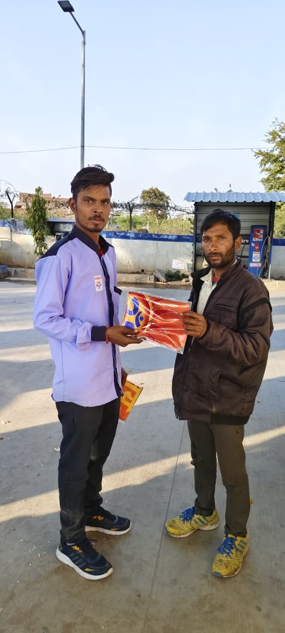 हमारे सम्मानीय भगवा धारी